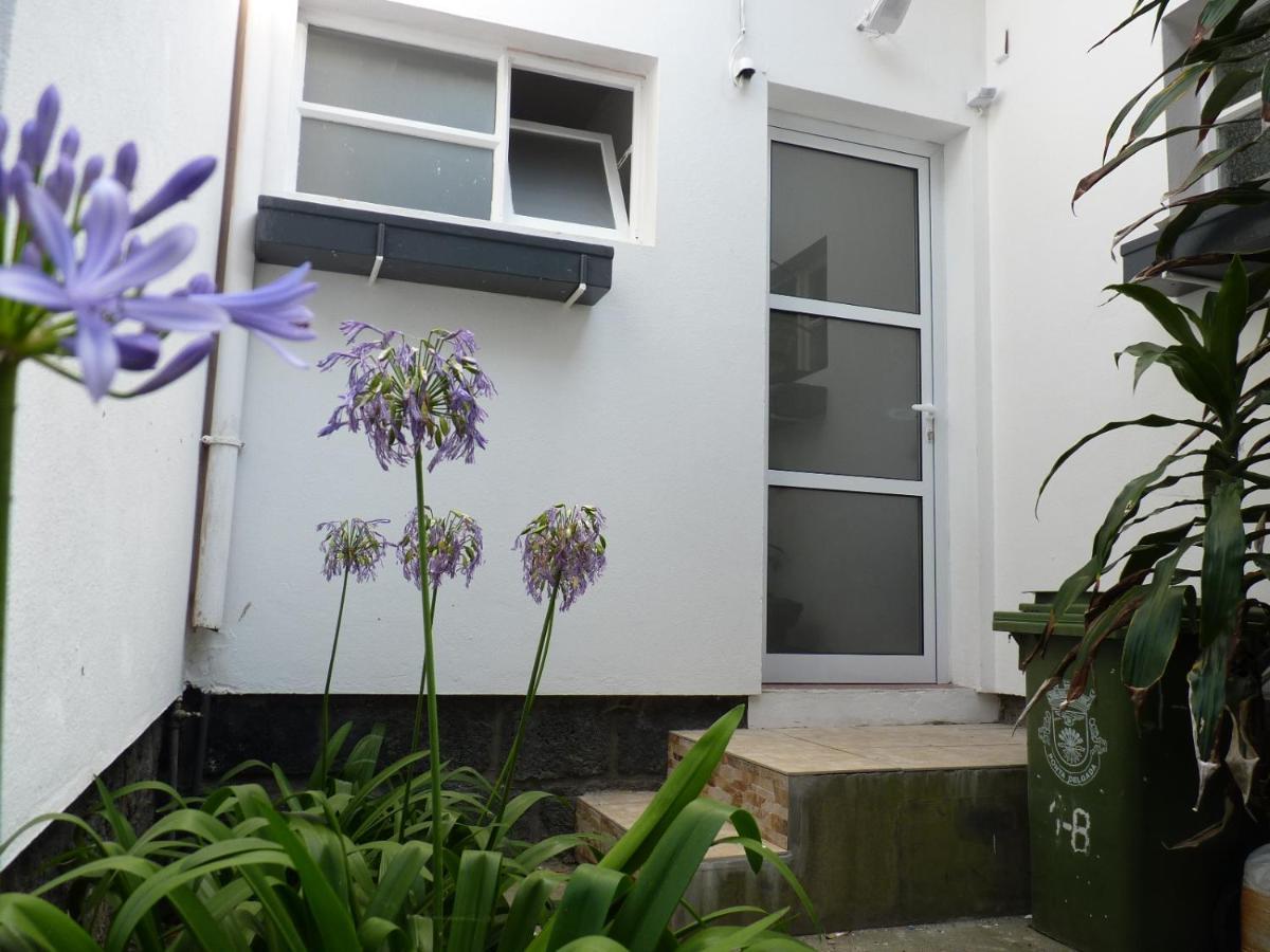 Ponta Delgada Azores Garden House - Private Suites & Apartments - Automatic Self Check-In חדר תמונה
